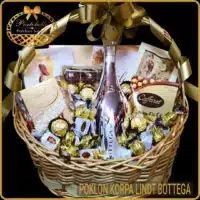 Skup poklon za dame korpa Lindt Bottega originalan poklon za rodjendan