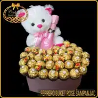 Poklon za devojku set Ferrero buket Rose šampanjac